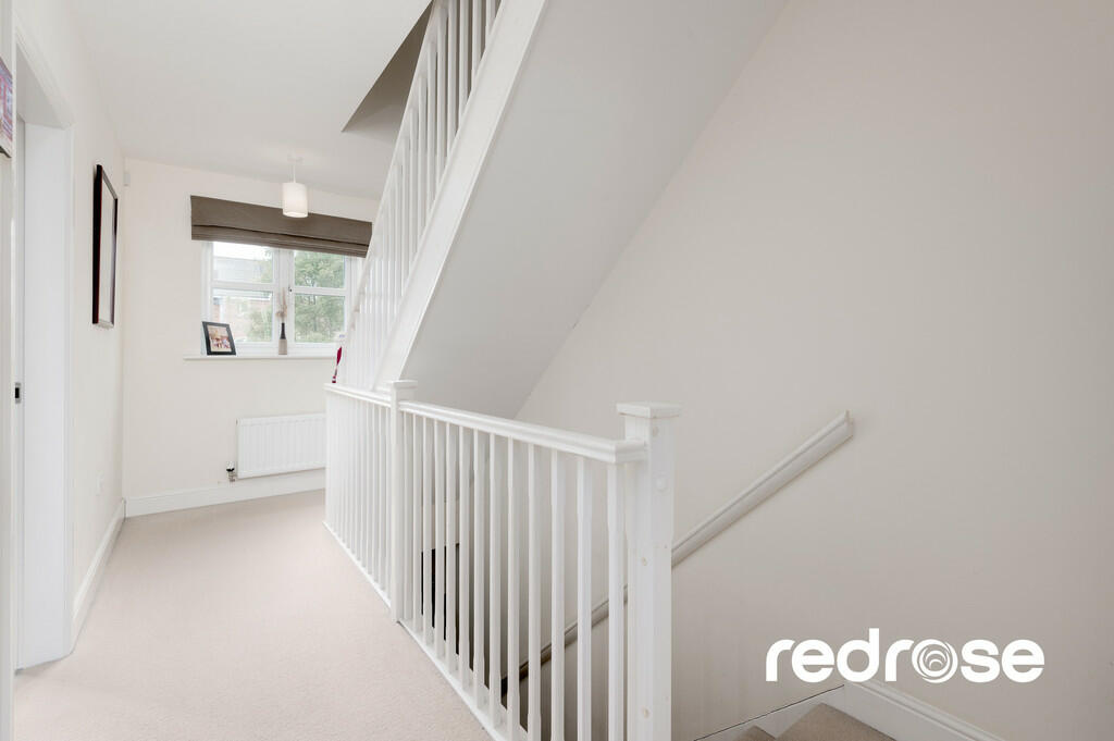 11 Robinson Close...