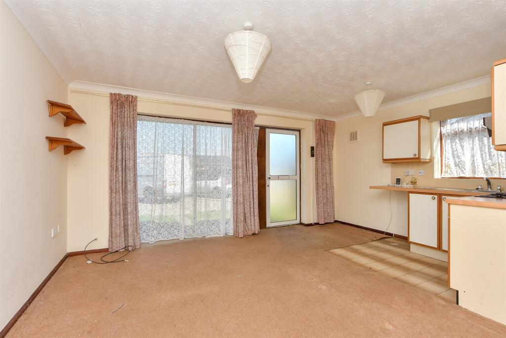 Kitchen/Living Area