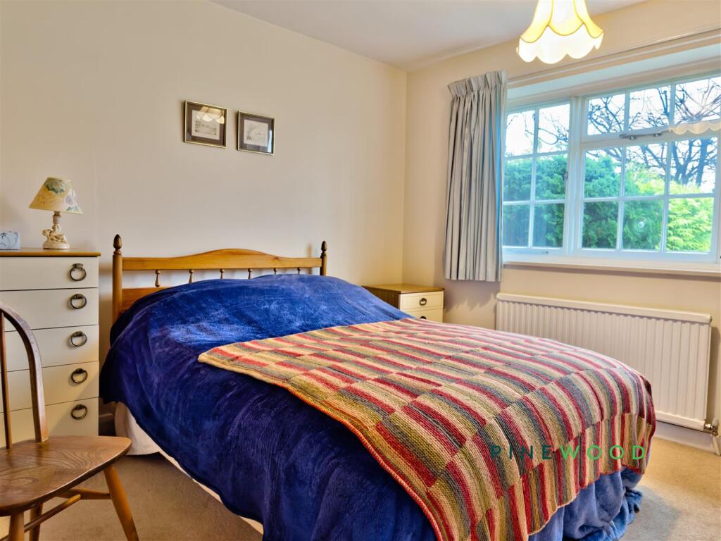 BEDROOM 2