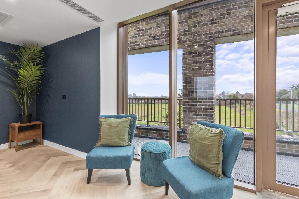 Hanger Lane, London, W5