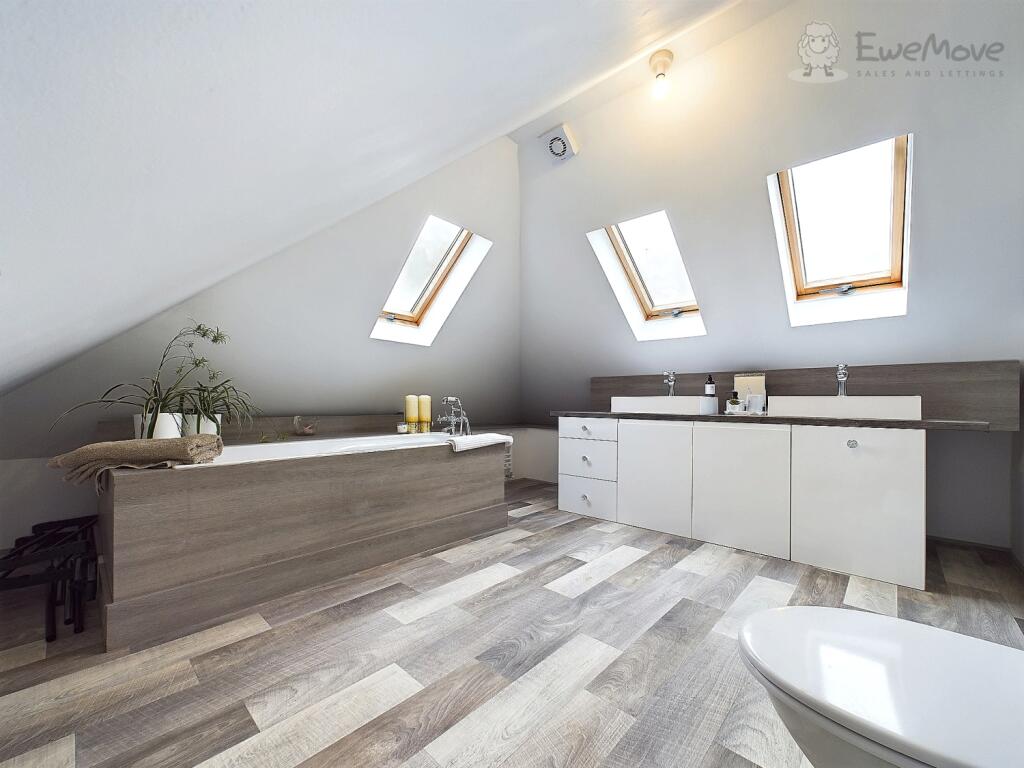 CAM03640G0-PR0025-STILL015