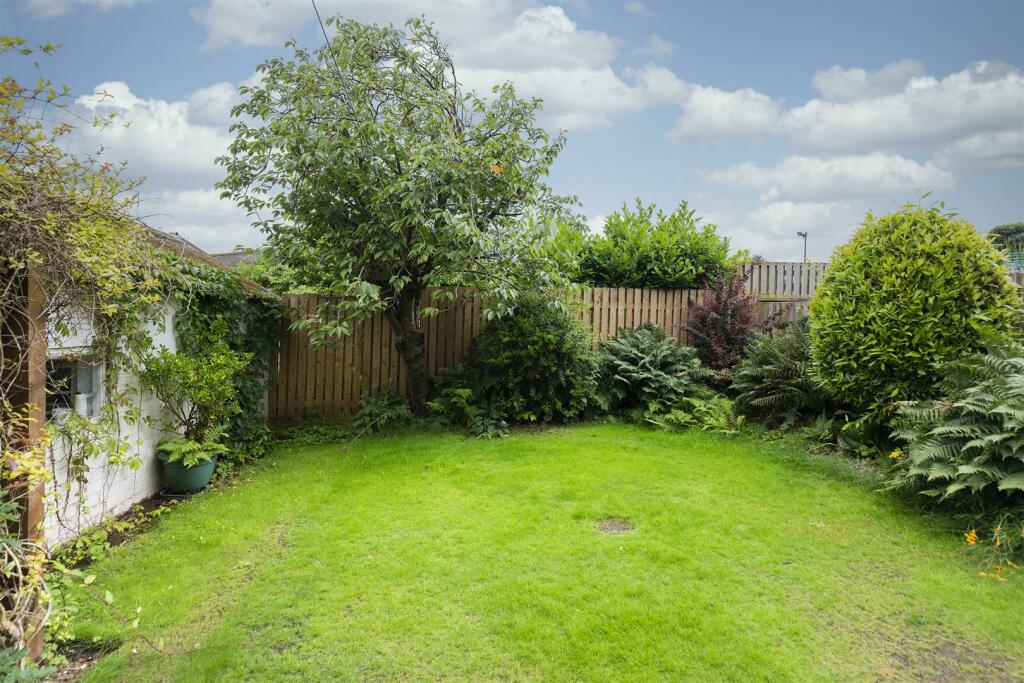 Bramleys Estate Agents - Exley Lane - Halifax (34)