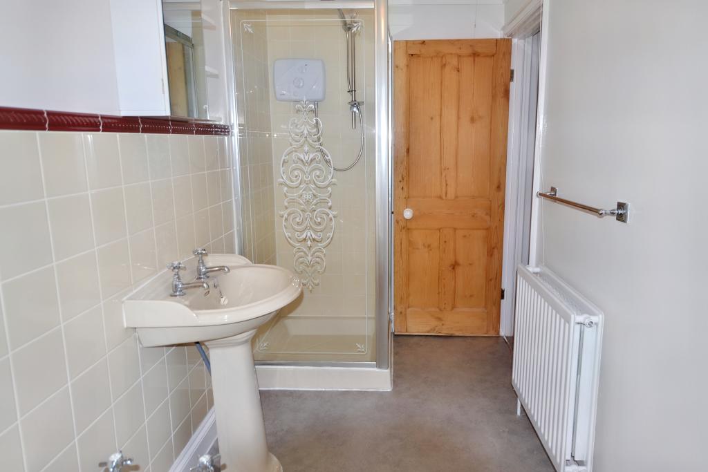 6.bathroom.jpg