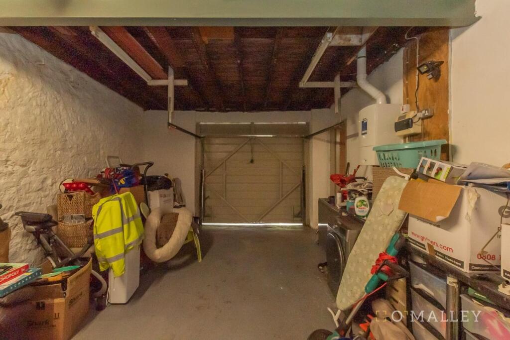 Garage.