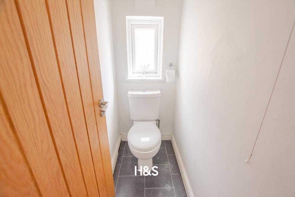 103 cropthorne road - wc.jpg
