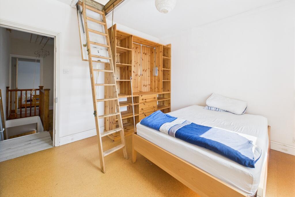 CAM02545G0-PR0468-STILL012