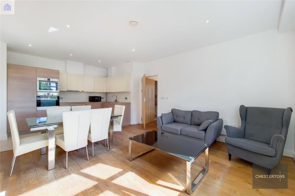 Kitchen / Reception