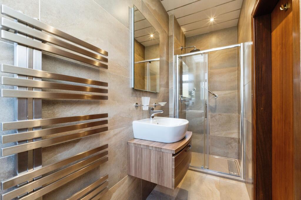 Master En-Suite