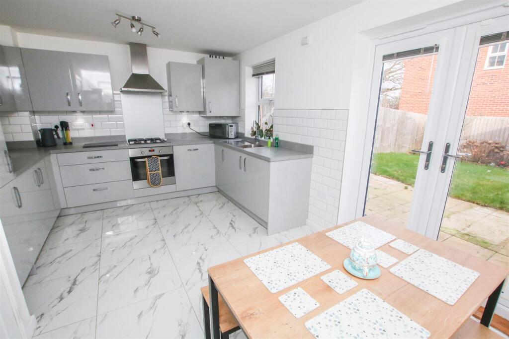 OPEN PLAN DINING KITCHEN