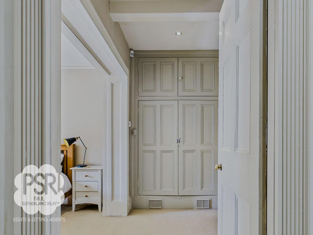 42 - Into the Main Suite