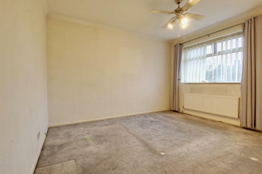 BEDROOM 1 (FRONT)