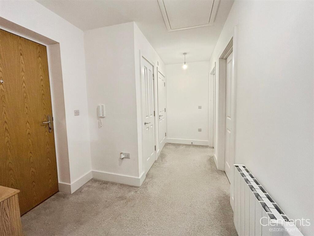 b8033d13-Photo 207-24-25 2C 2017 2055 2025.jpg