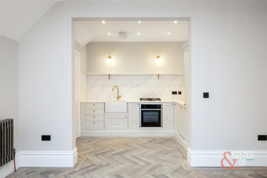 Third Avenue, Flat 11-007.jpg