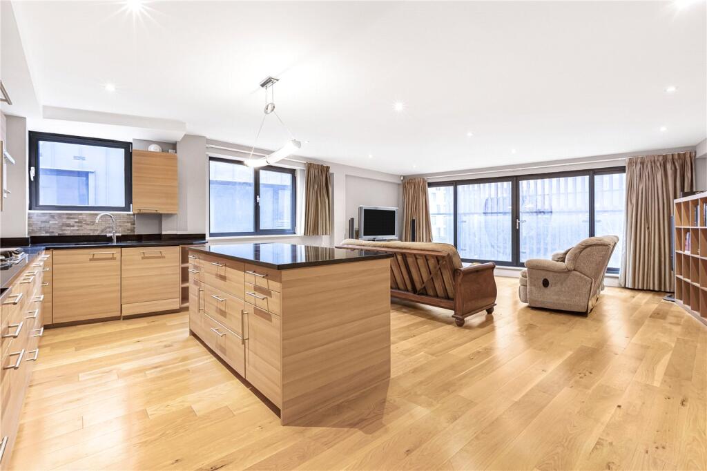 Reception/Kitchen