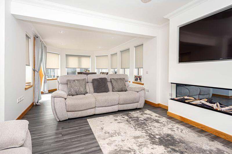 Sitting &amp; Dining Room