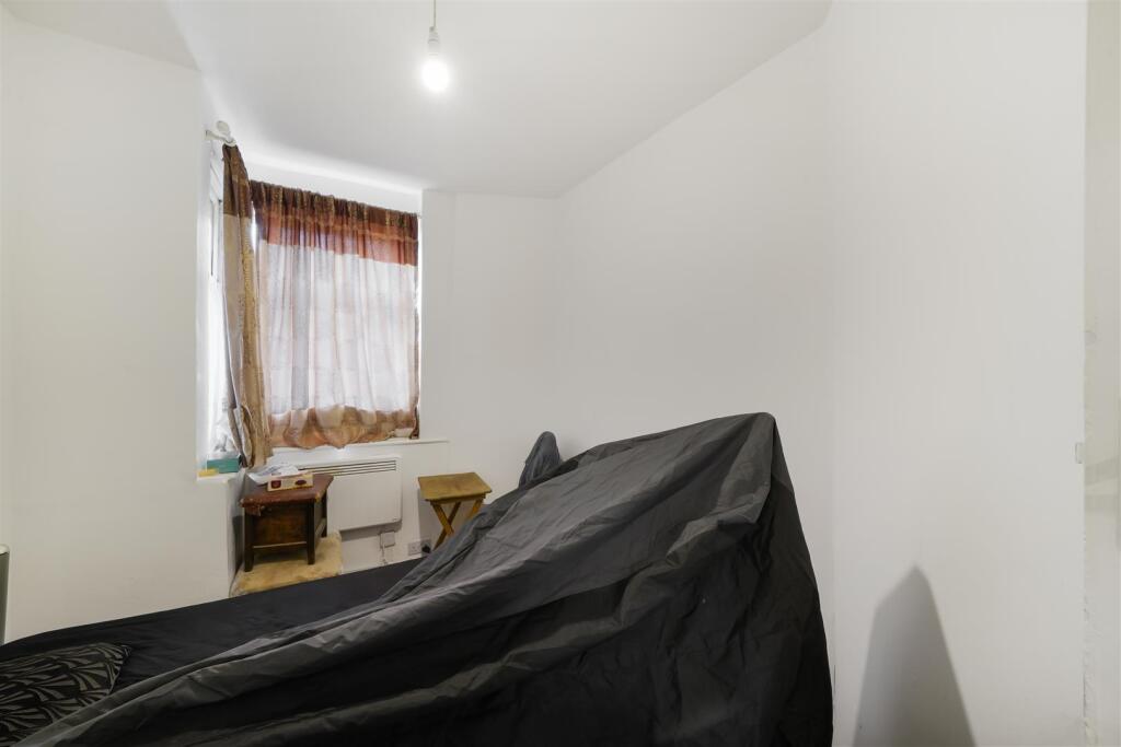 26 Eton Avenue - wtWjG3gnFbVwS1UqdrLR.jpg