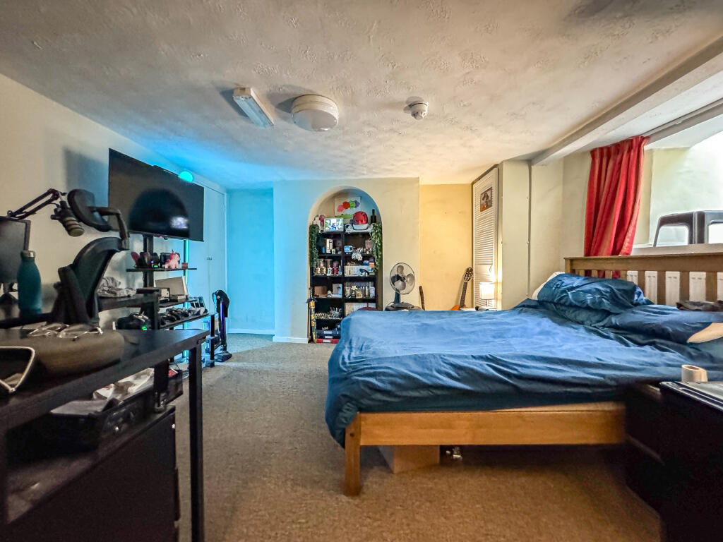 Bed 2 (cellar) (2)