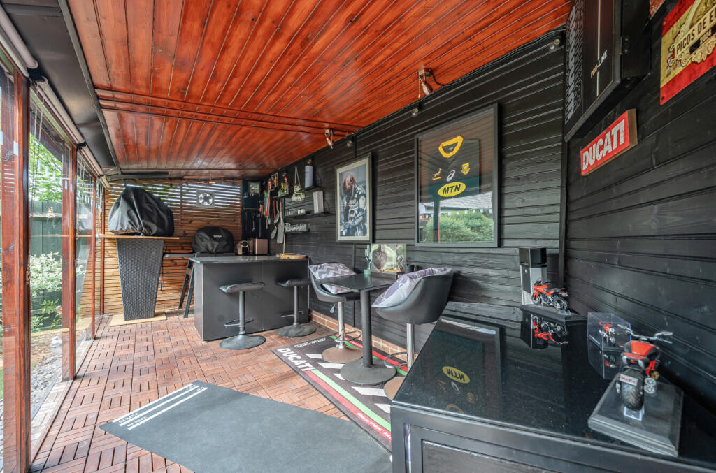 15-681b7b04b3db7-...