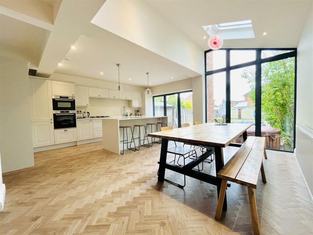 Live In Dining Kitchen