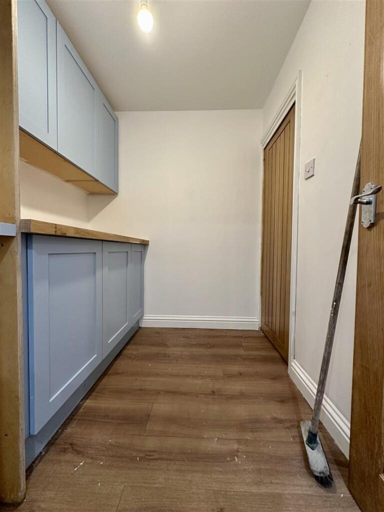 Utility and Cloackroom