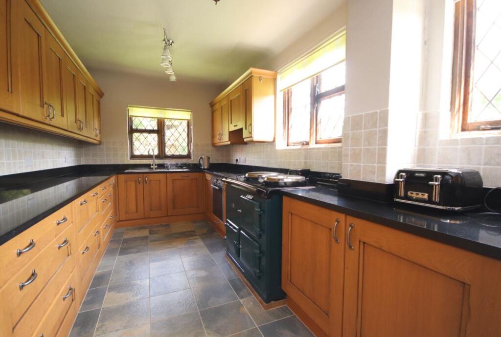 Kitchen.JPG