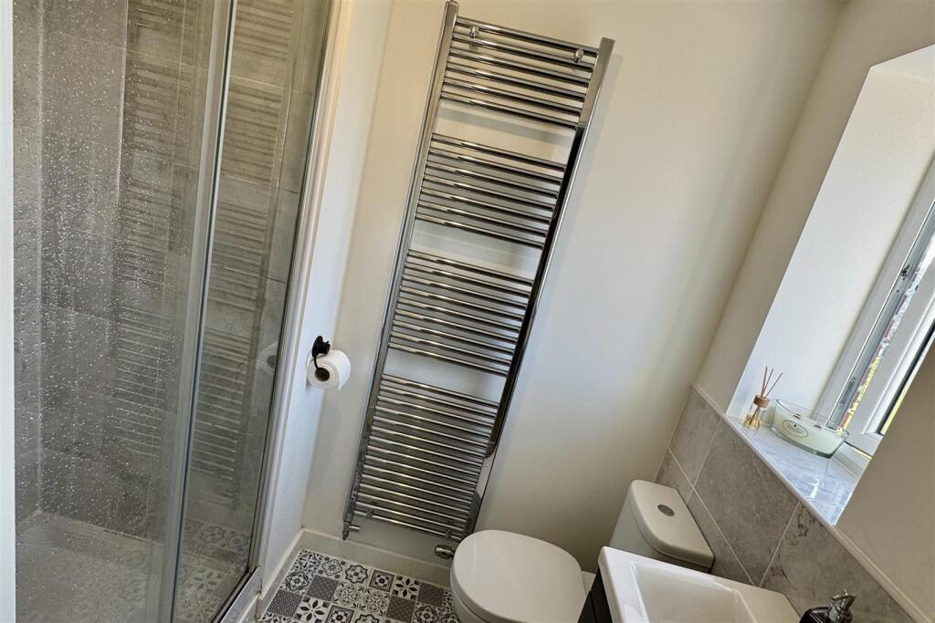 Ensuite shower room