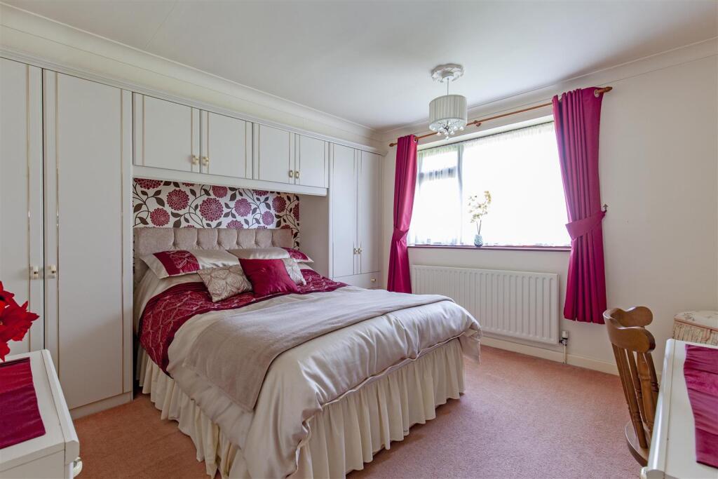Bedroom 1-3.jpg