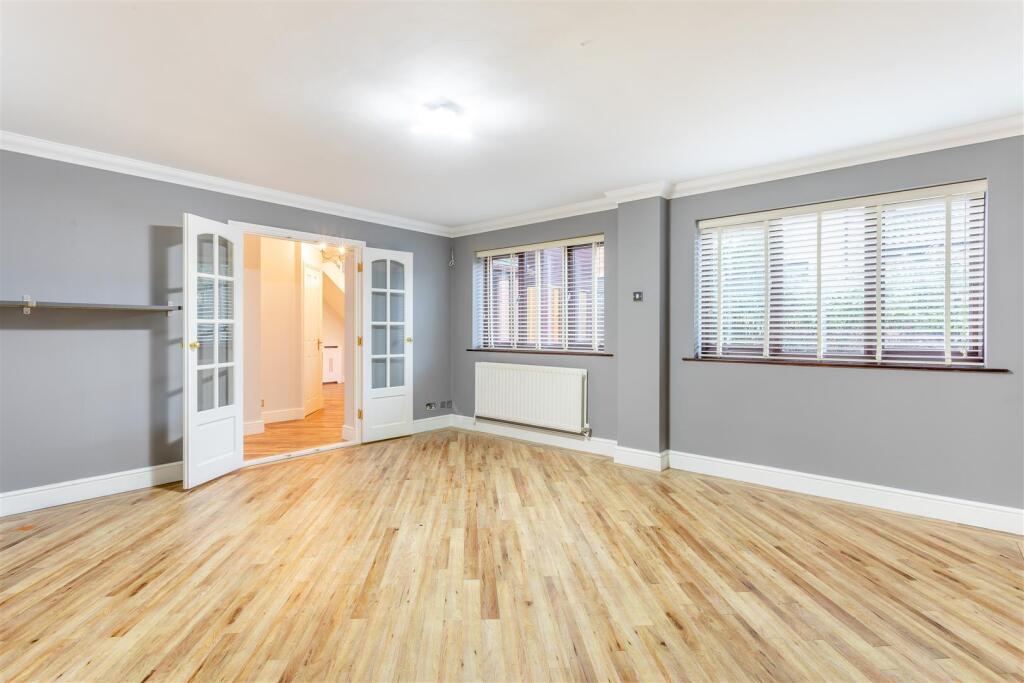 8673580-interior18.jpg