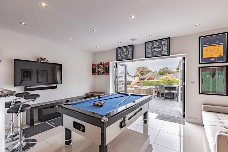 Games Room &amp; Bar