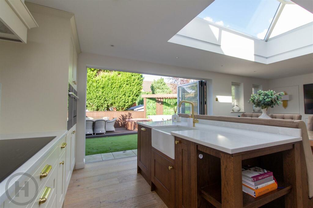 Kitchen (5).jpg