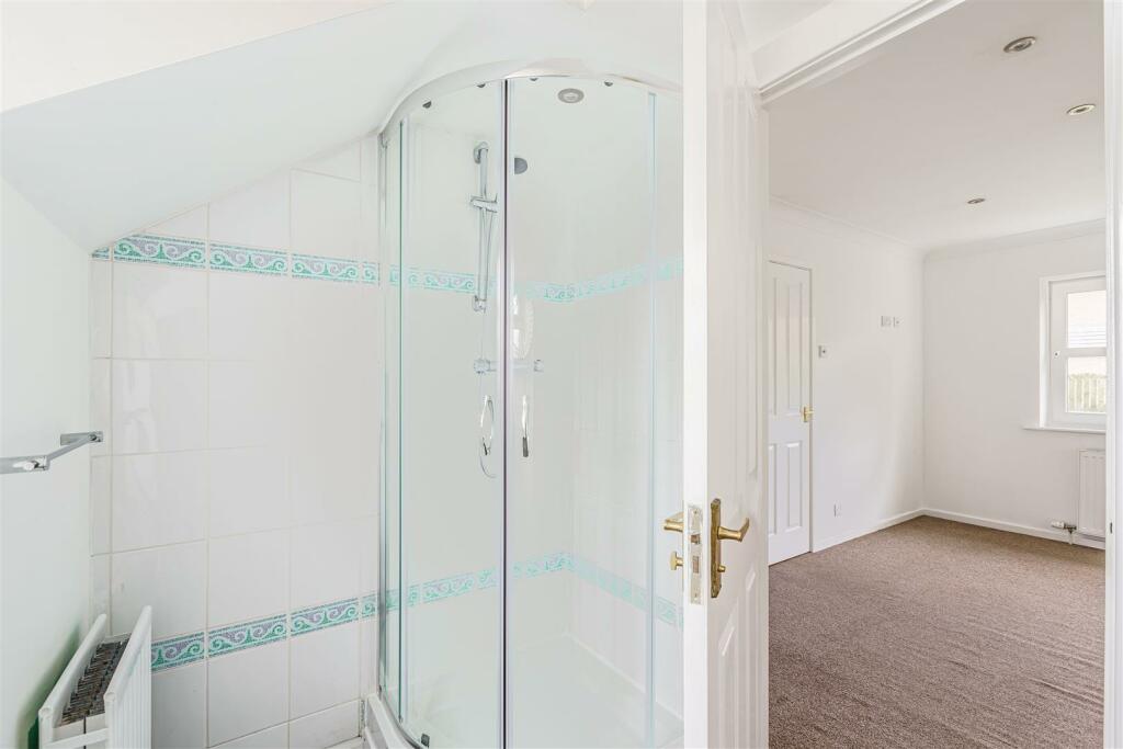 Primary En-Suite