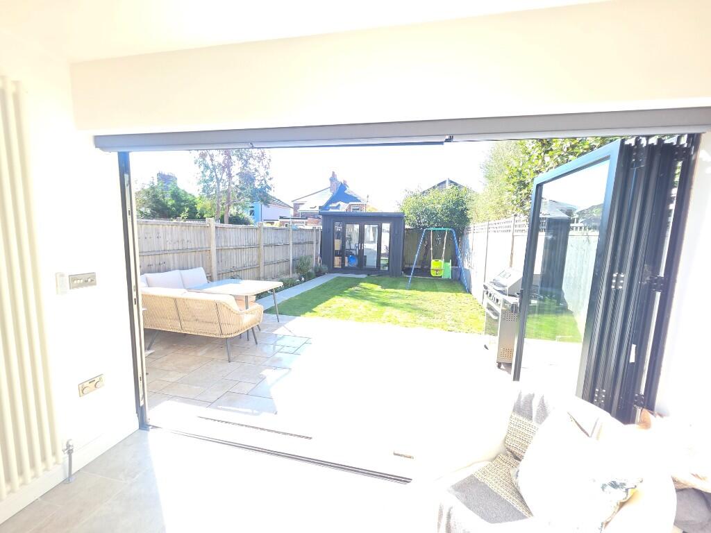 Bi-Folds to Garden