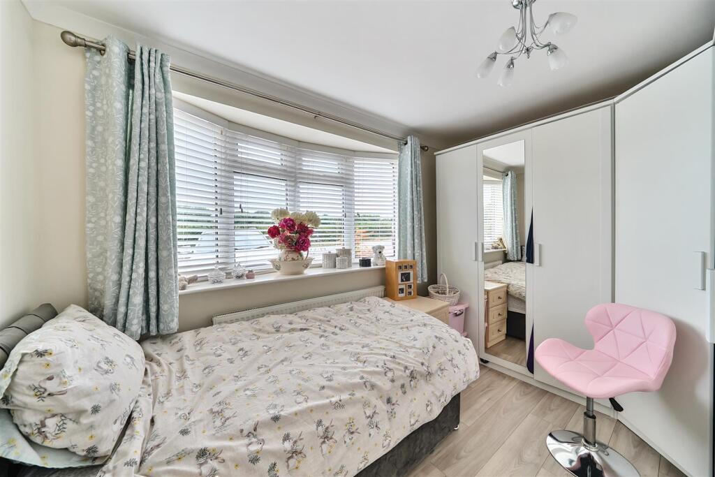 38 Bath Lane, Moira
