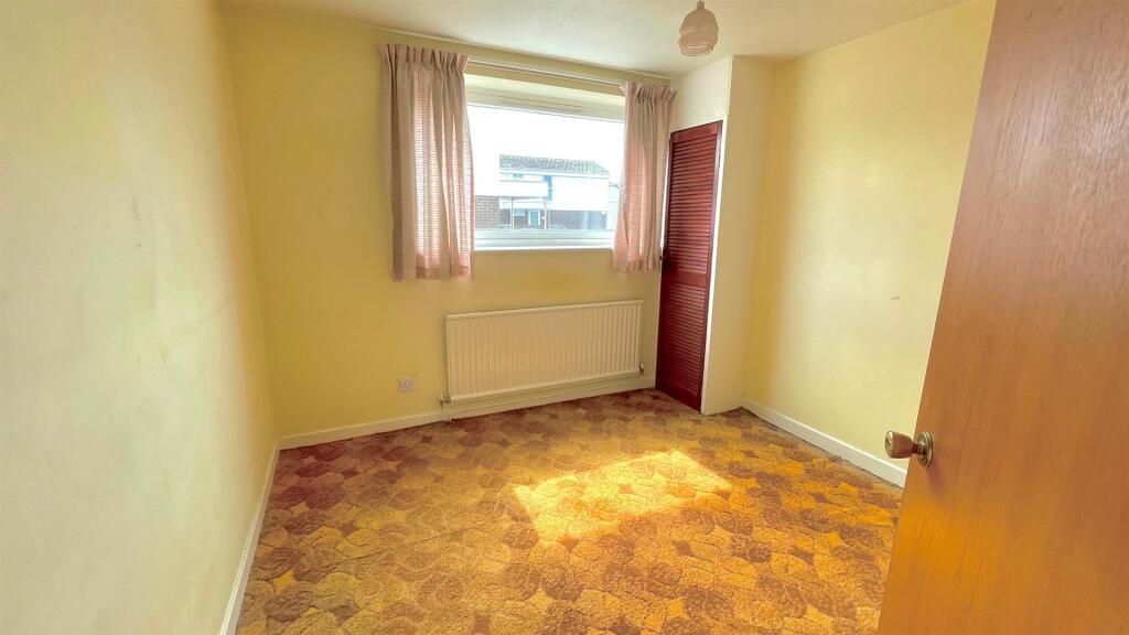 BEDROOM 2