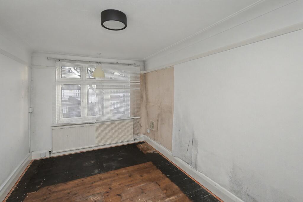 11 Church Crescent, London N20 0JR