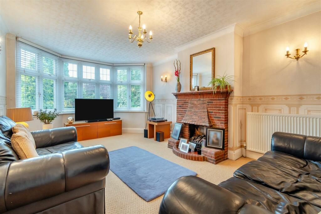 8617028-interior17.jpg