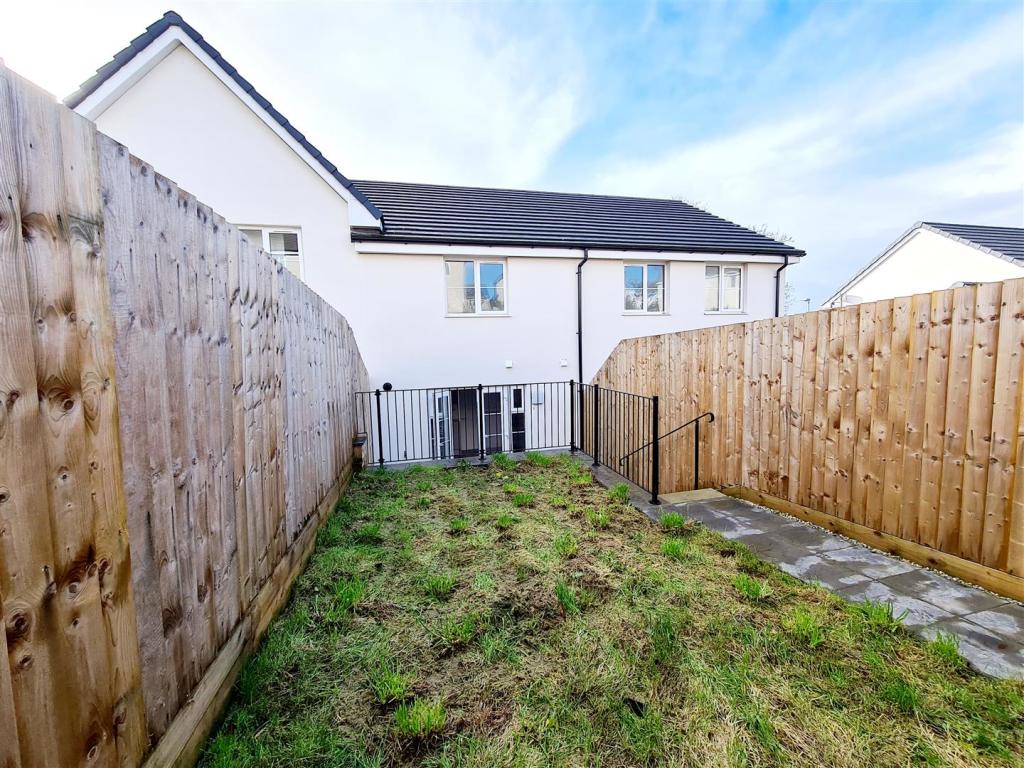 Rear Aspect &amp; Garden