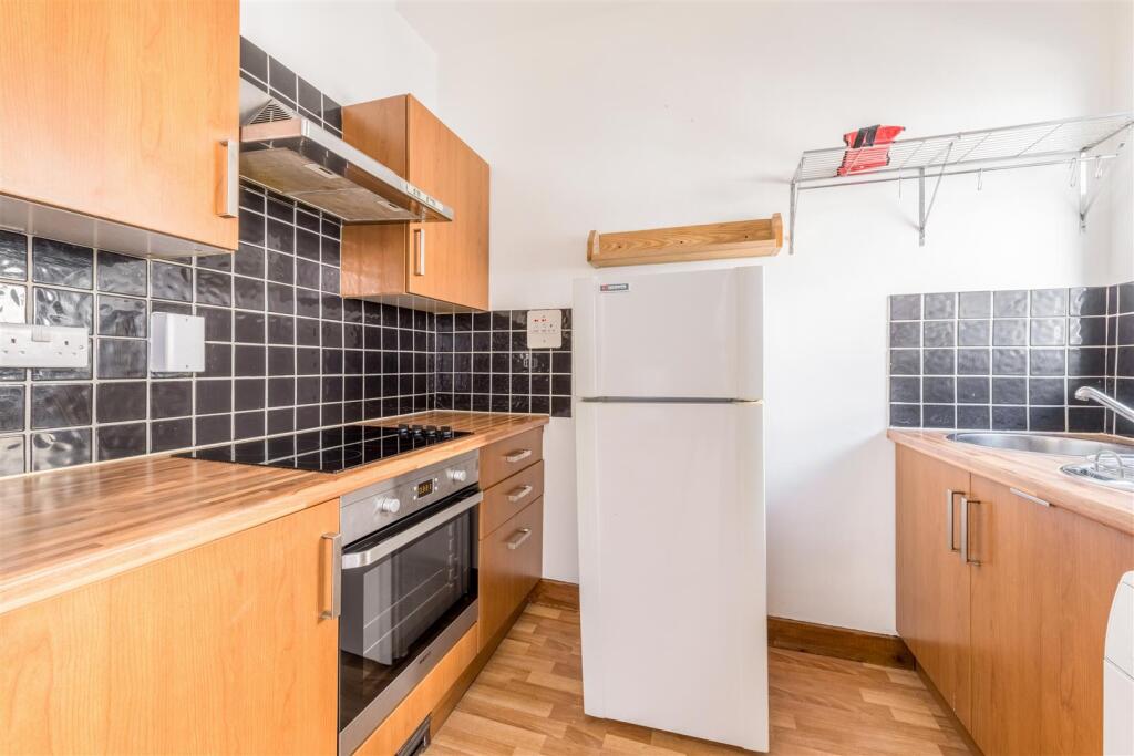 Flat 5, 24-25 Broad Street-4.jpg