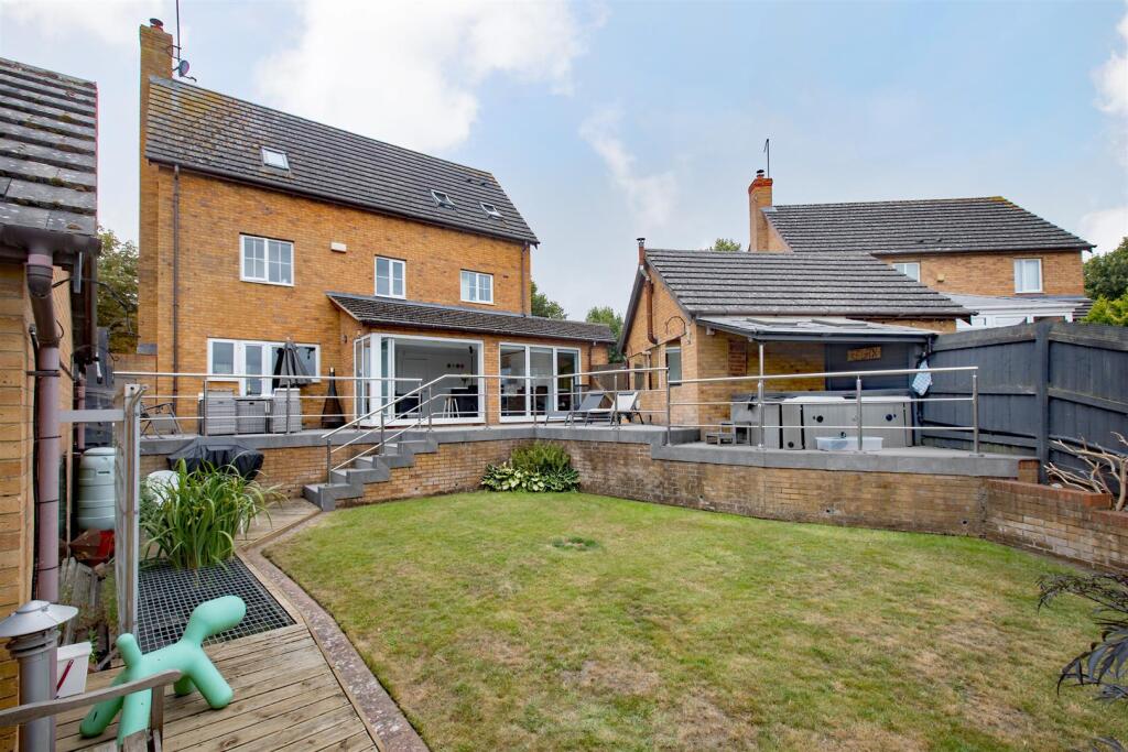 35 Coniston close 03.jpg