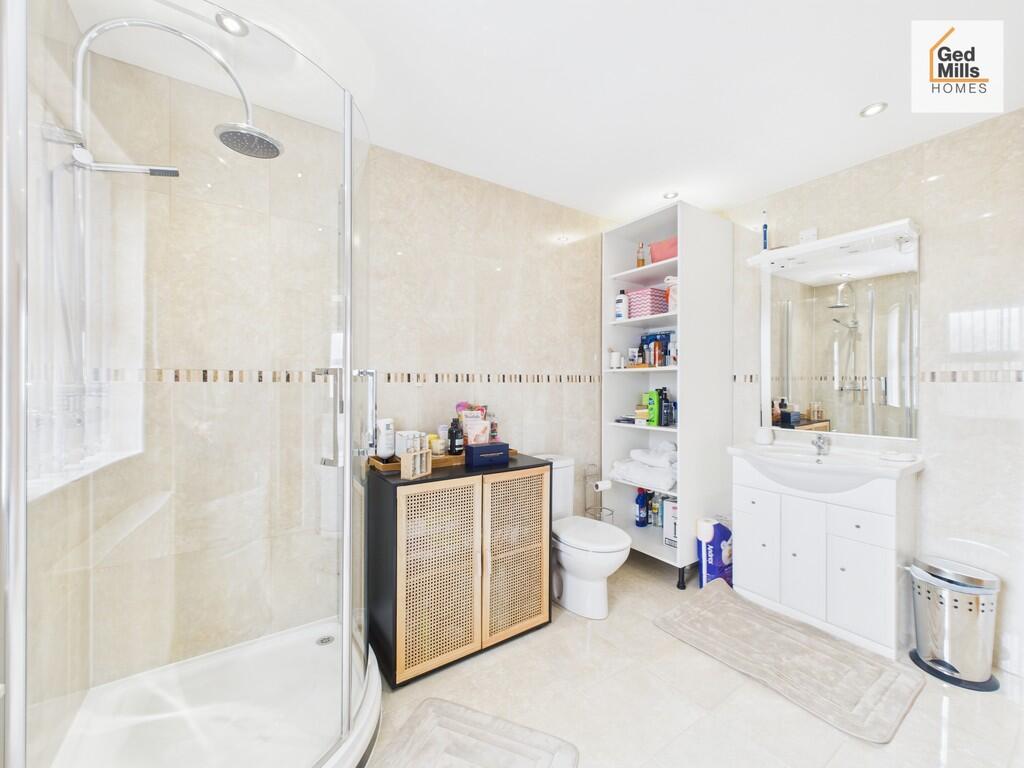 CAM04261G0-PR0083...