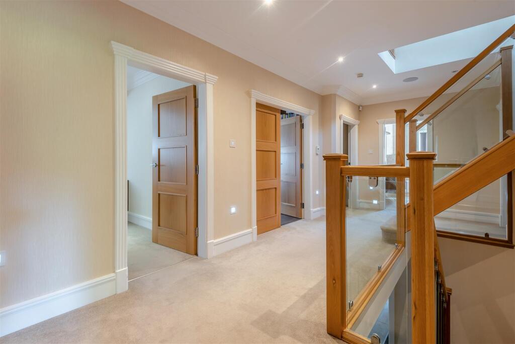8657682-interior19.jpg