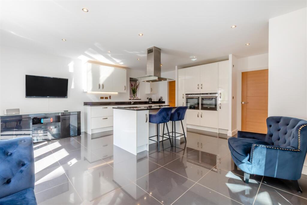 8662819-interior09.jpg