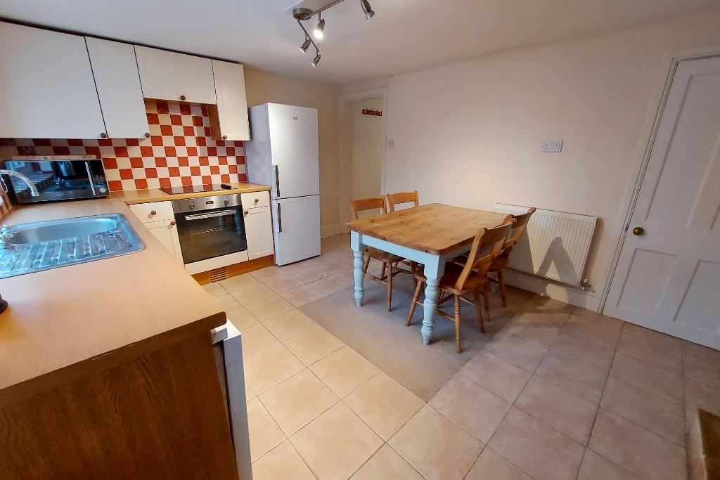 Kitchen/ Dining (2) 