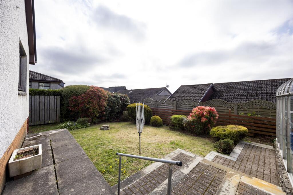14_LAIRDS_HILL_PLACE_KILSYTH_005.JPG