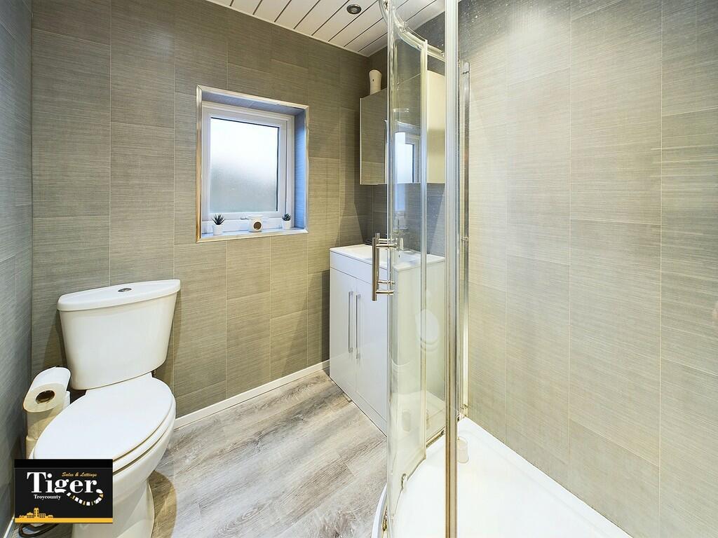 CAM02176G0-PR0419...