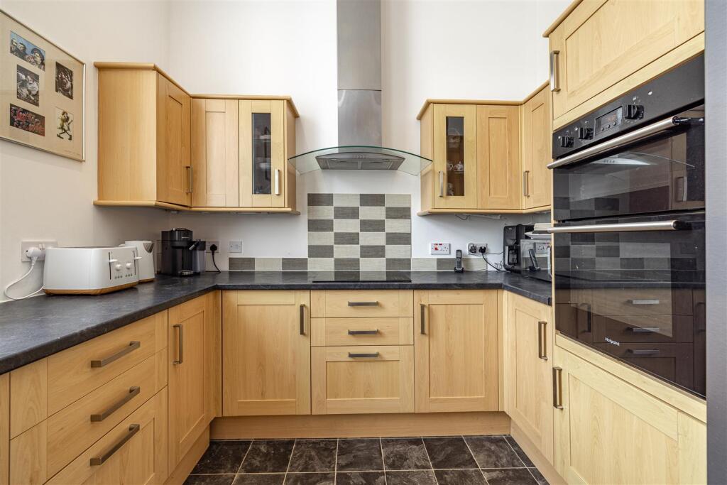 87 Dingleton Apartments Melrose 14.jpg