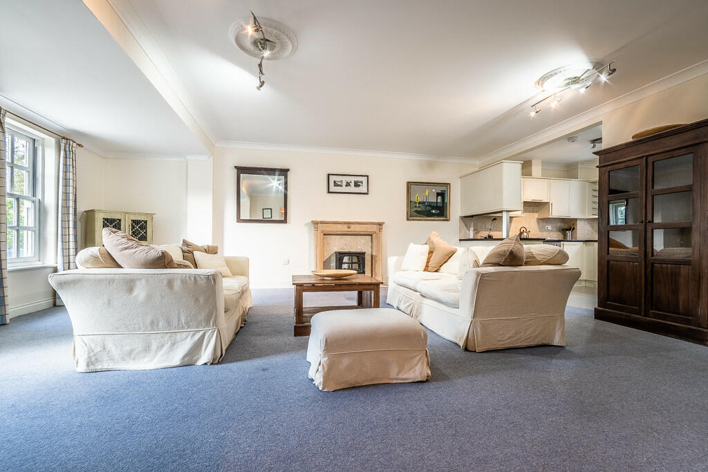 4 Prispen House -...