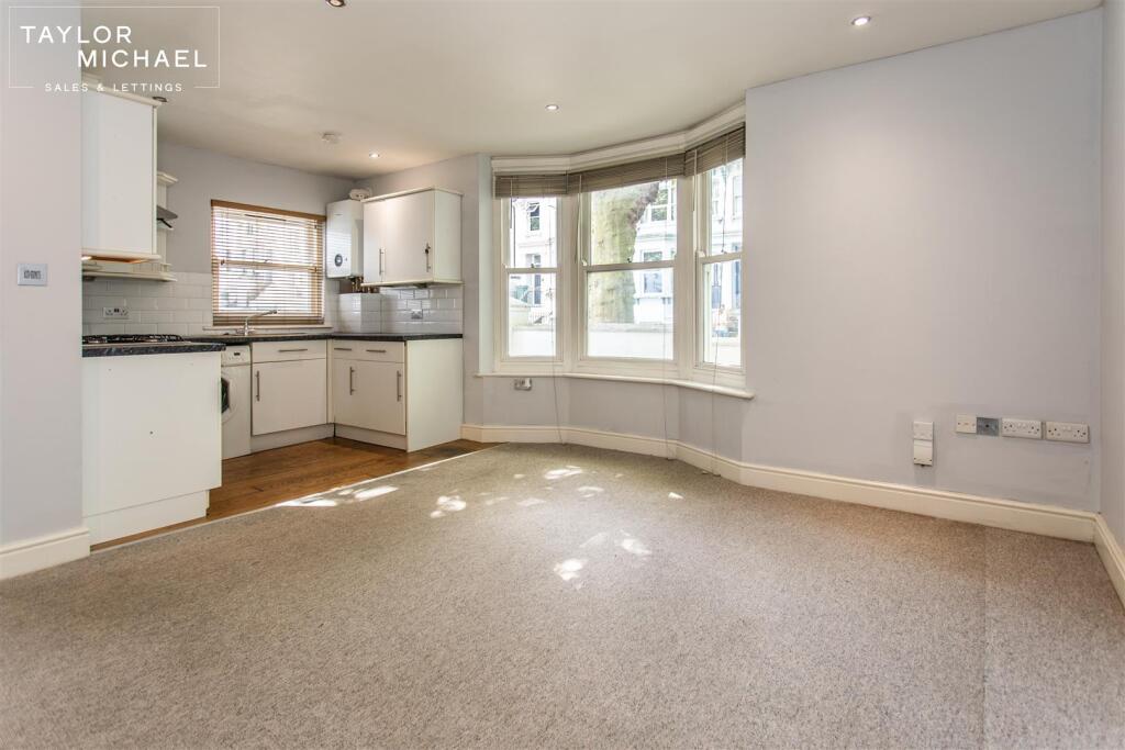 Kitchen / Living Room