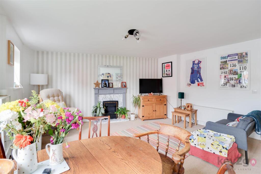 Living Room / Diner