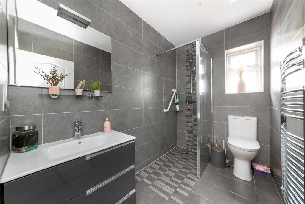HOUSE BATHROOM
